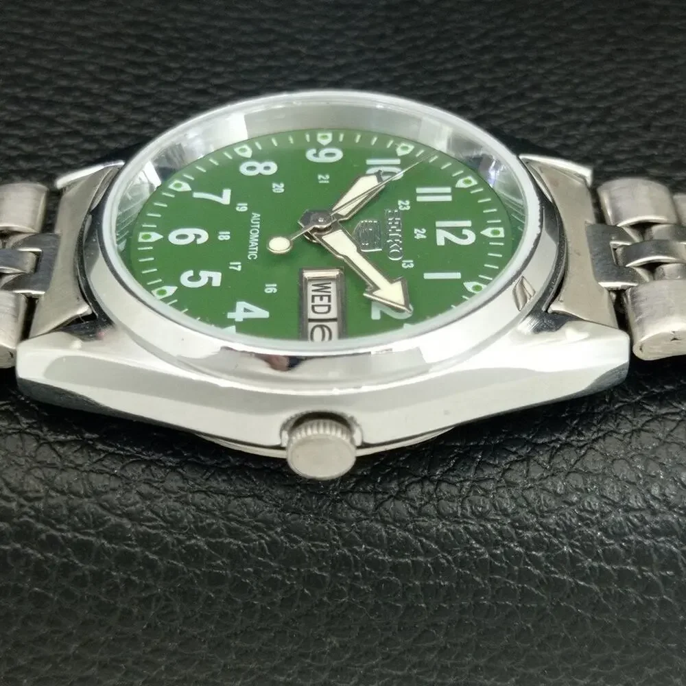 Vintage 1973 Seiko Automatic Mens Silver Watch W/daydate & Silver Accents